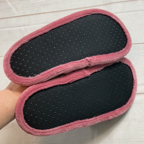 ❌SOLD❌PINK By Victoria’s Secret Slippers - Picture 8 of 8